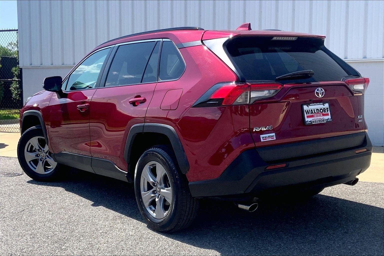 Used 2025 Toyota RAV4 XLE AWD/4WD image 15