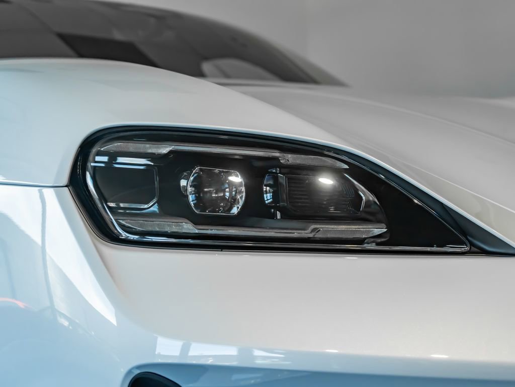 New 2026 Porsche Taycan image 32