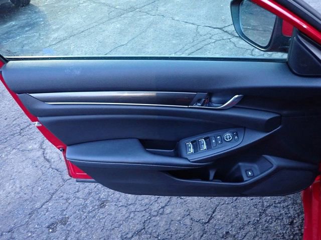 Used 2018 Honda Accord Sport image 19