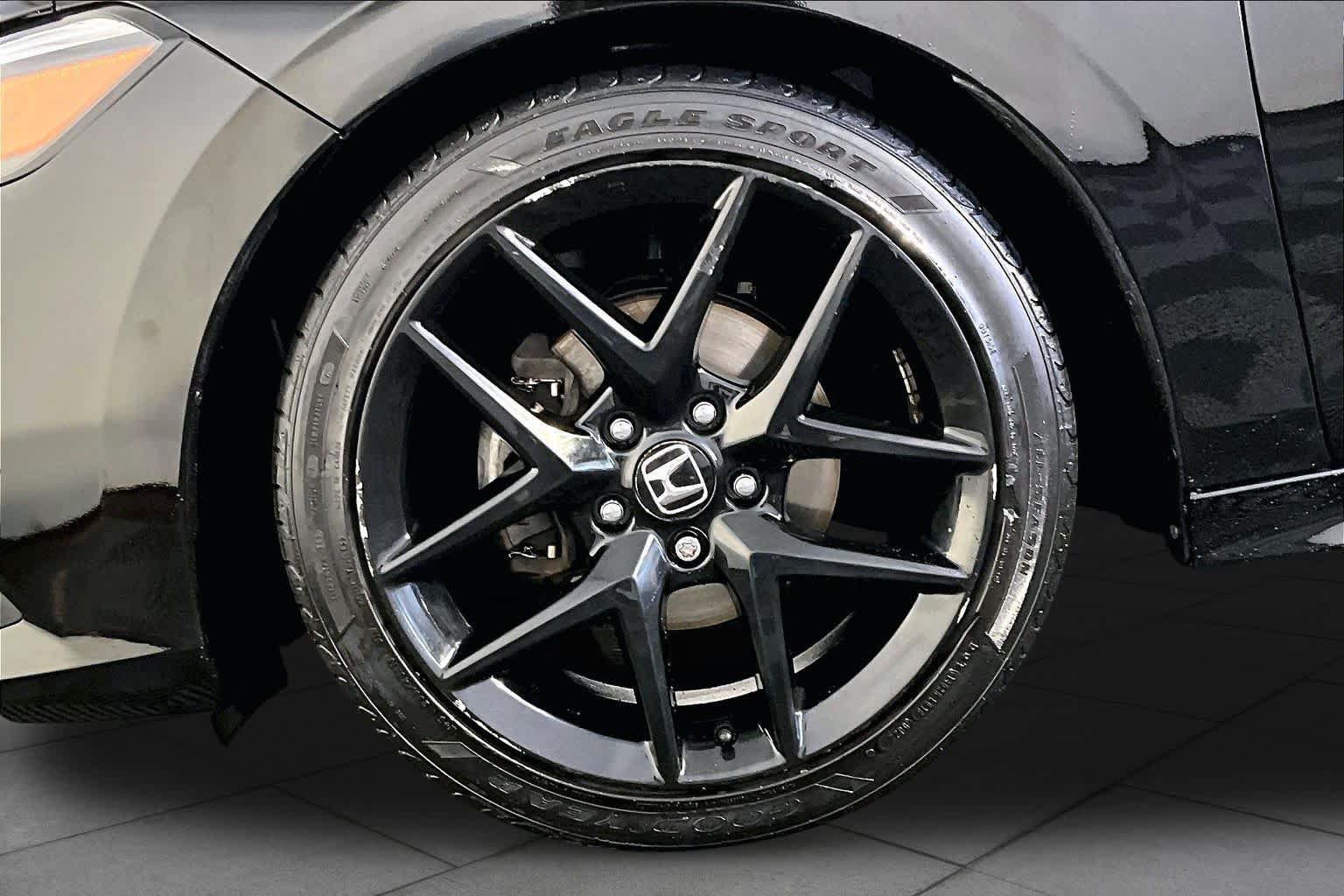 Used 2022 Honda Civic Sport image 11