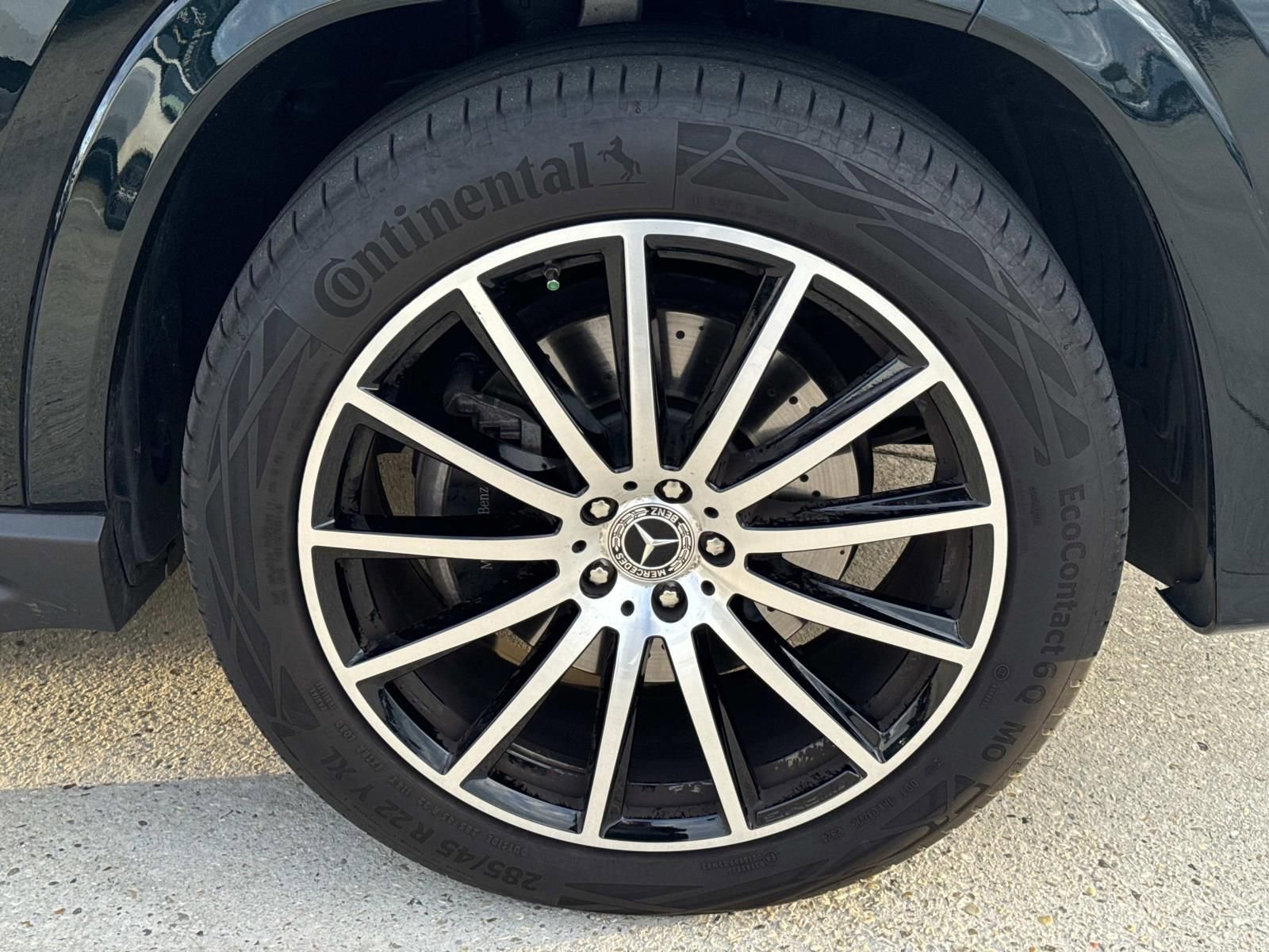 Used 2025 Mercedes-Benz GLS 450 4MATIC image 4