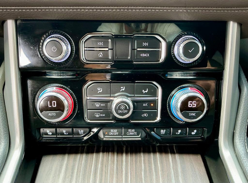 Used 2021 GMC Yukon XL Denali w/ Denali Premium Package AWD/4WD image 36