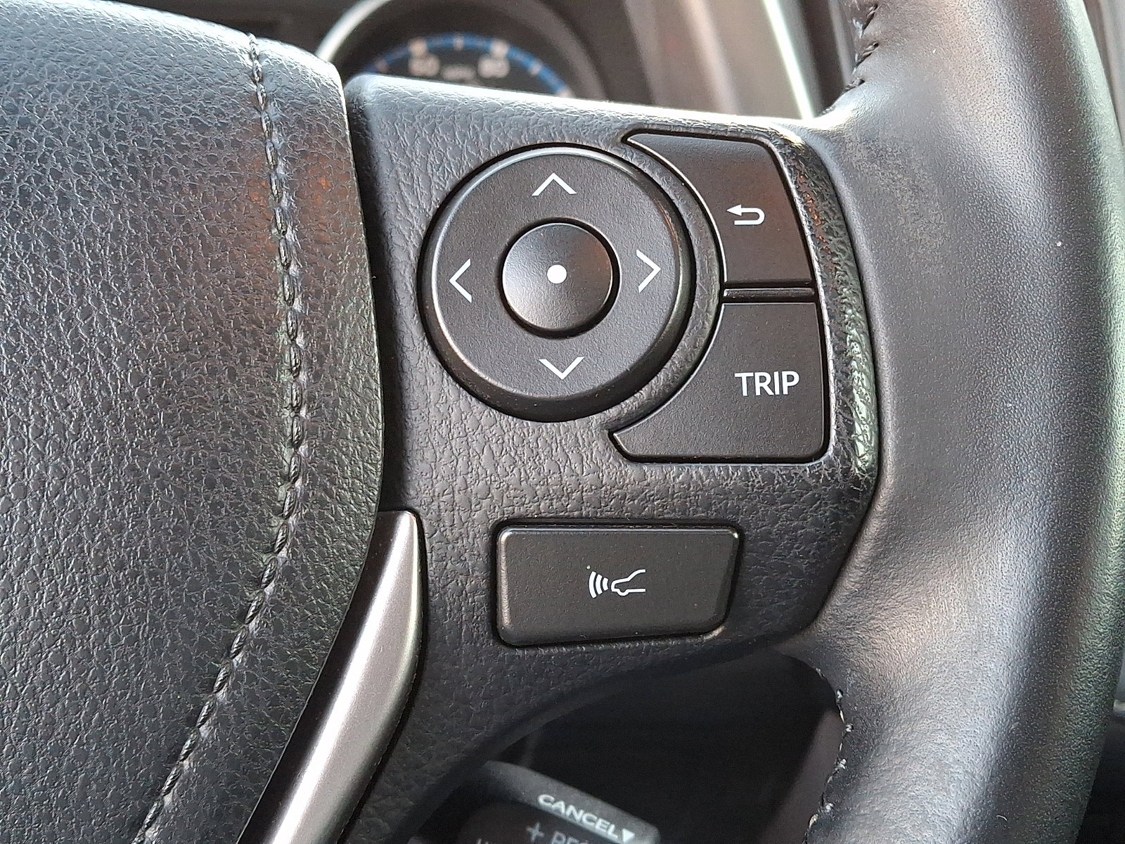 Used 2018 Toyota RAV4 XLE w/ Plus Extra Value Package image 22