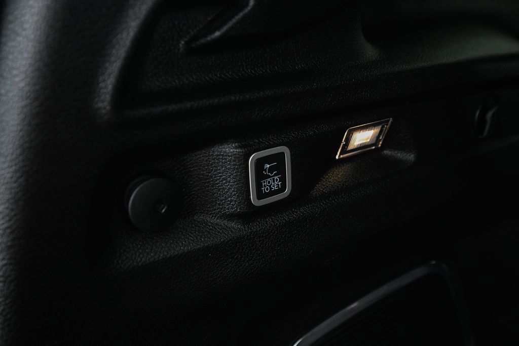 Used 2021 Jeep Grand Cherokee L Limited image 17