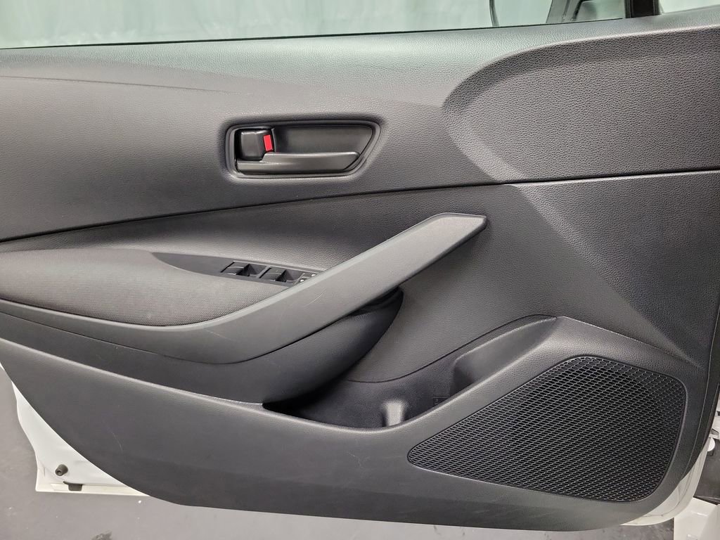 Used 2025 Toyota Corolla LE image 22