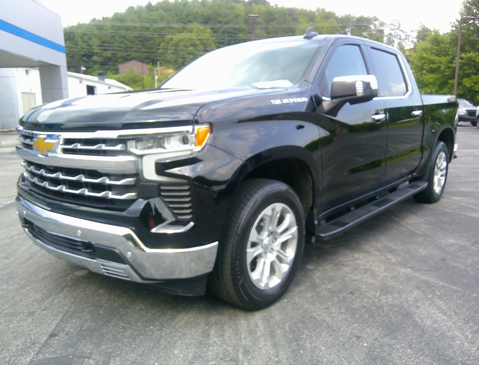 Used 2024 Chevrolet Silverado 1500 LTZ w/ LTZ Convenience Package II AWD/4WD image 1