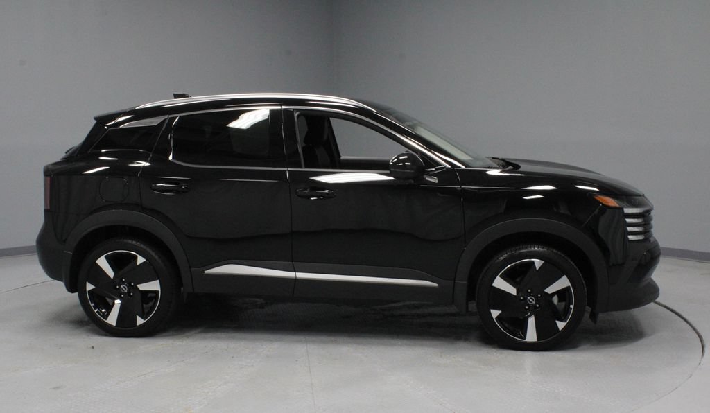 Certified 2025 Nissan Kicks SR AWD/4WD image 11