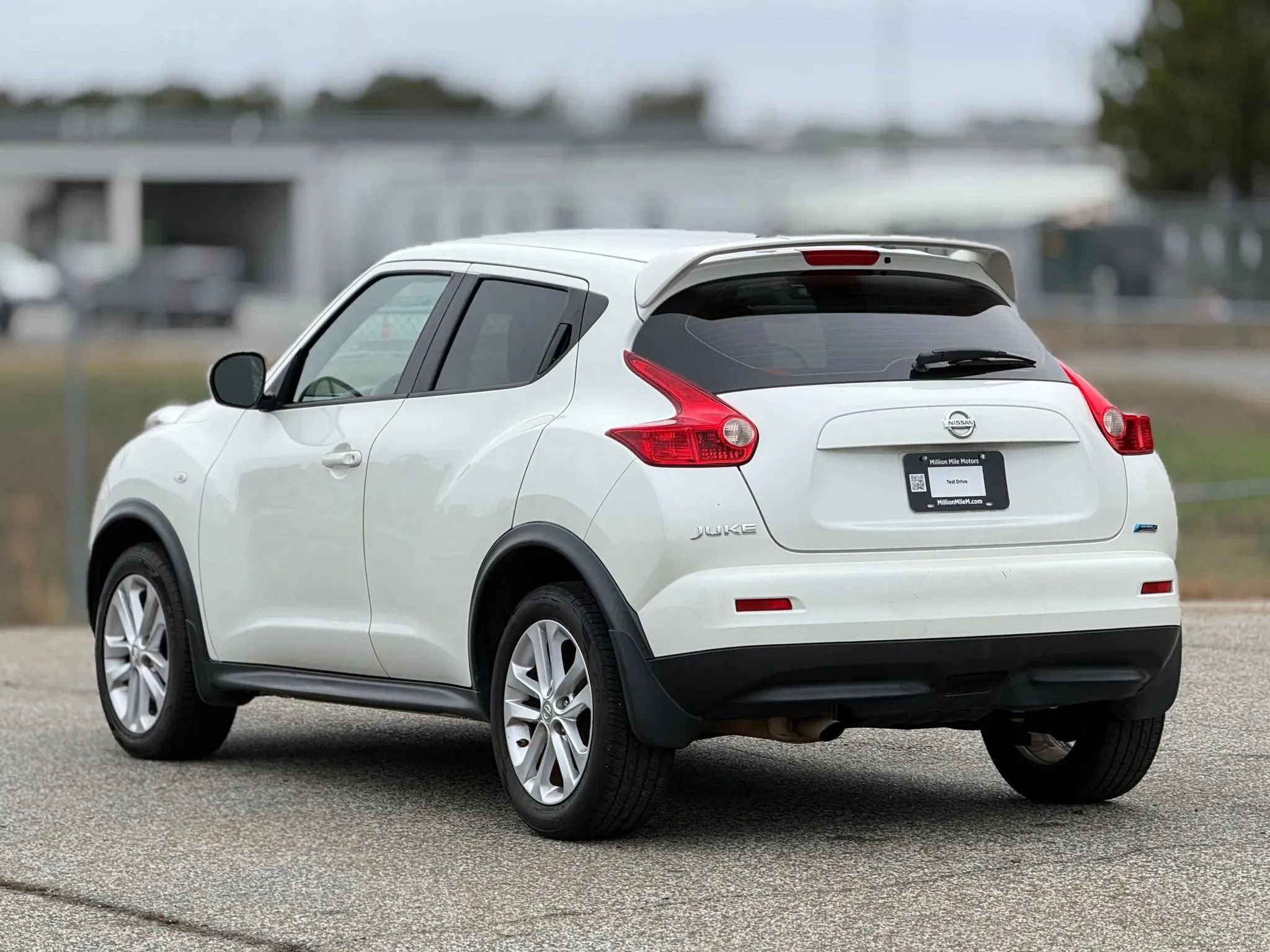 Used 2014 Nissan Juke S image 10