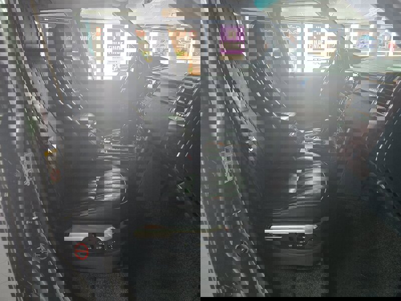 Used 2007 Land Rover Range Rover HSE image 16