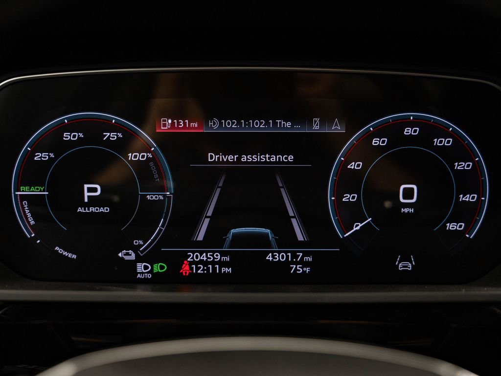 Used 2022 Audi e-tron Premium w/ Convenience Plus Package image 31