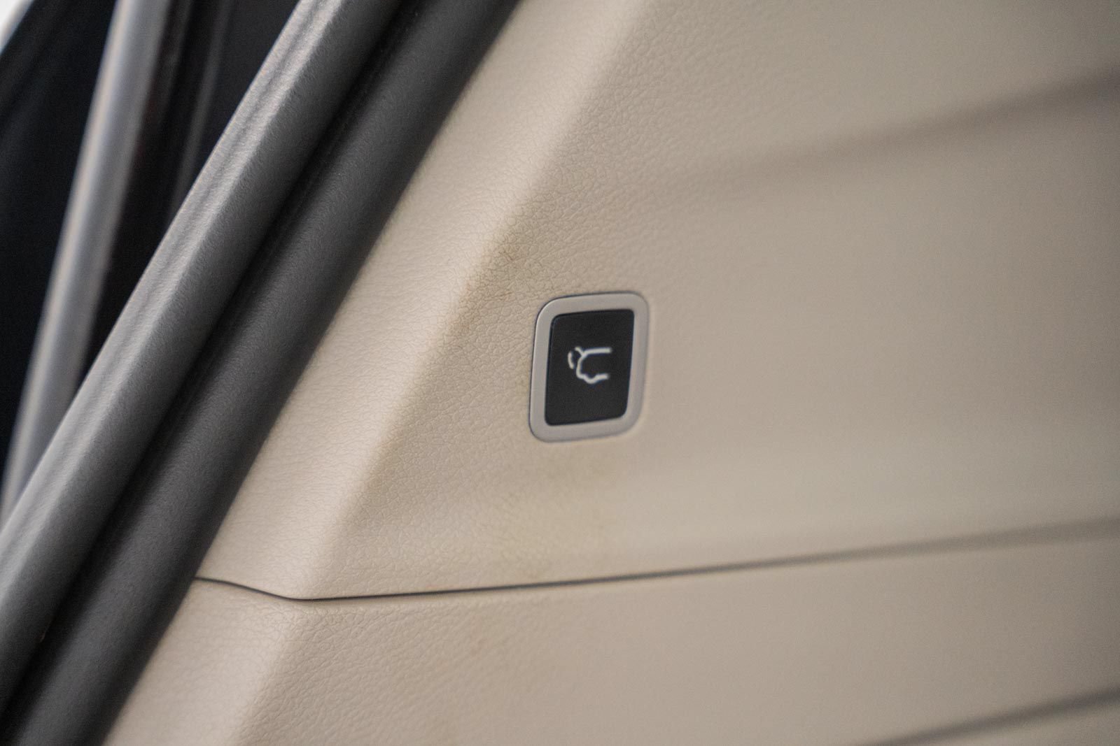 Used 2021 Chrysler Pacifica Touring-L w/ Uconnect Theater Family Group FWD image 11