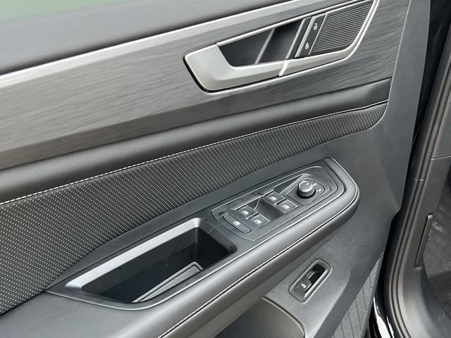 New 2026 Volkswagen Atlas Cross Sport SE FWD image 10