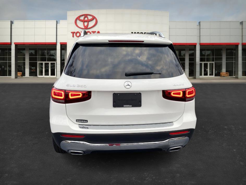 Used 2023 Mercedes-Benz GLB 250 4MATIC image 4