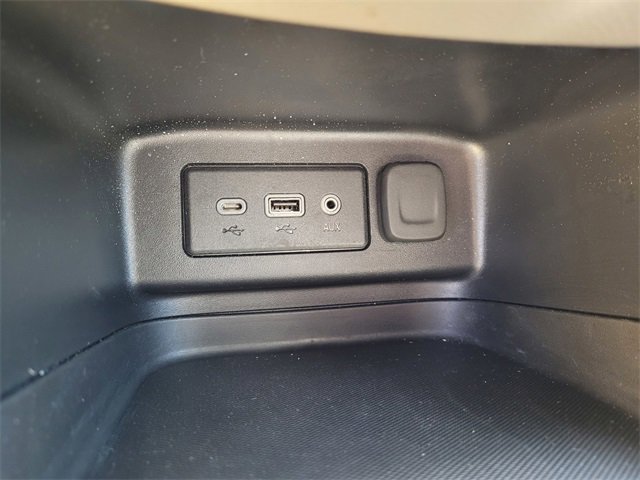 Used 2023 Chevrolet Equinox LT w/ Driver Convenience Package image 21