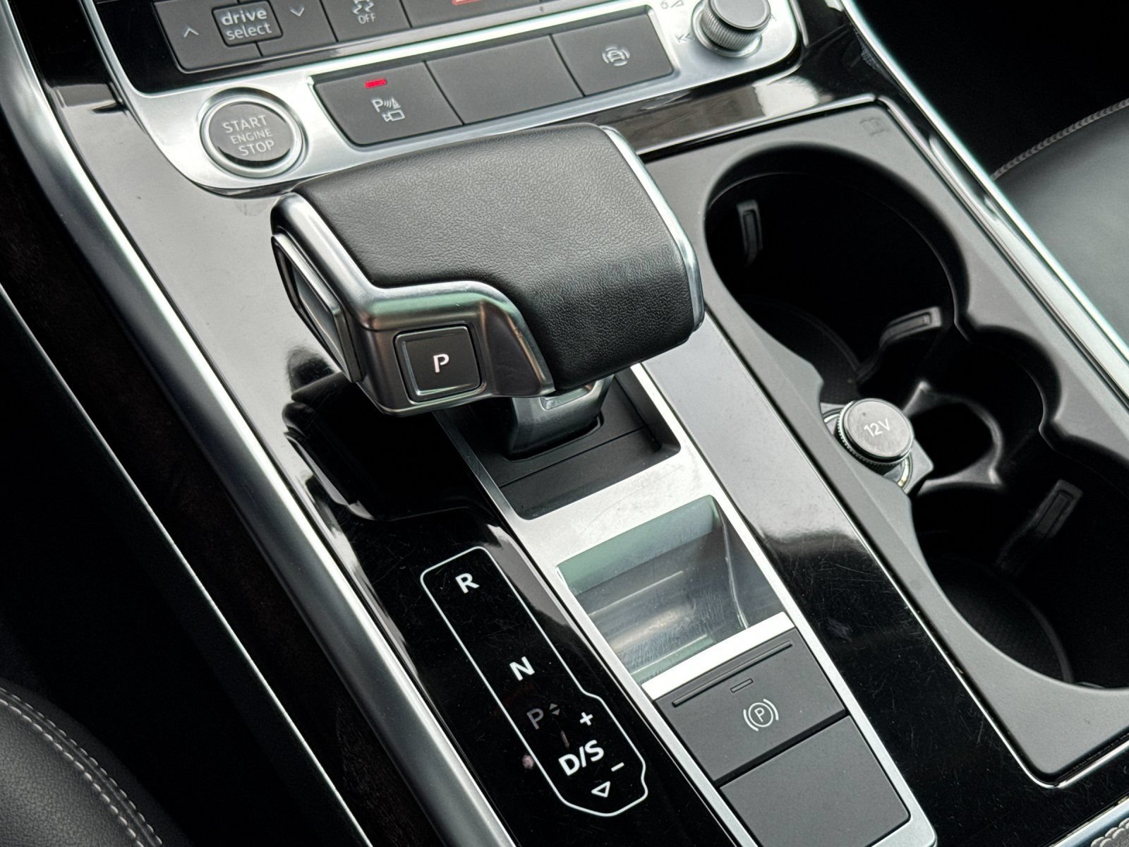 Used 2023 Audi Q8 Premium w/ Convenience Package AWD/4WD image 22