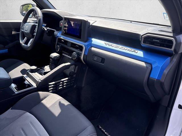 Certified 2025 Toyota Tacoma TRD Off-Road AWD/4WD image 27