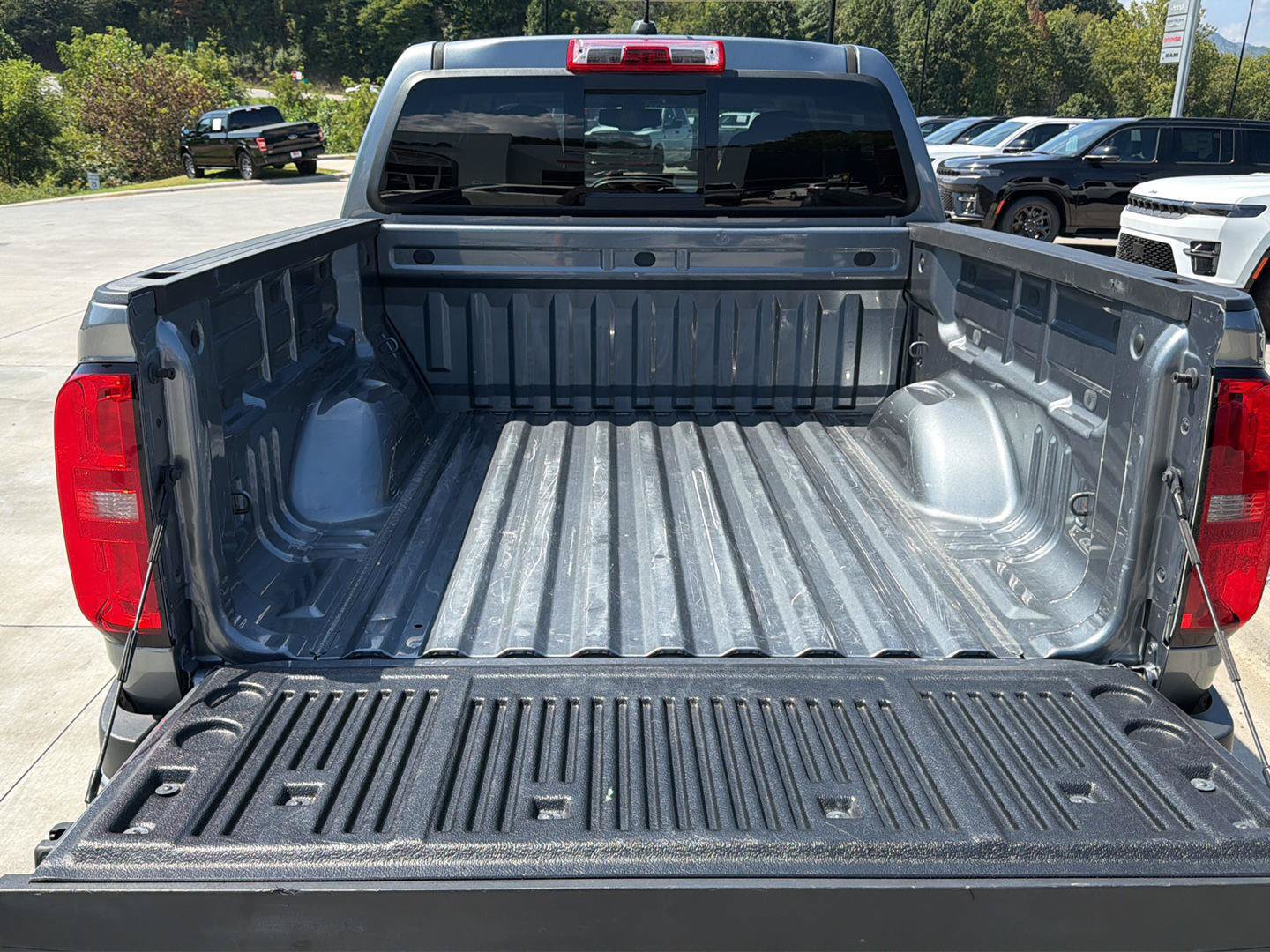 Used 2021 Chevrolet Colorado Z71 AWD/4WD image 28