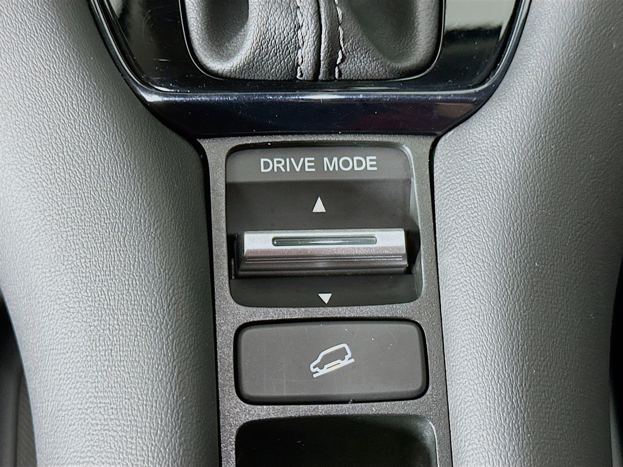 Used 2023 Honda HR-V LX image 24