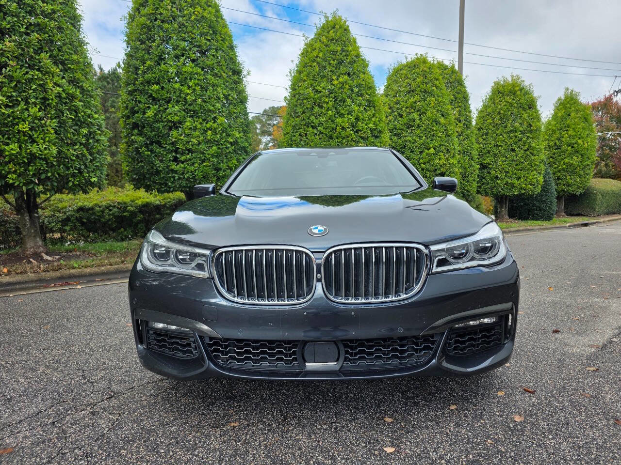 Used 2019 BMW 750i xDrive w/ Executive Package image 8