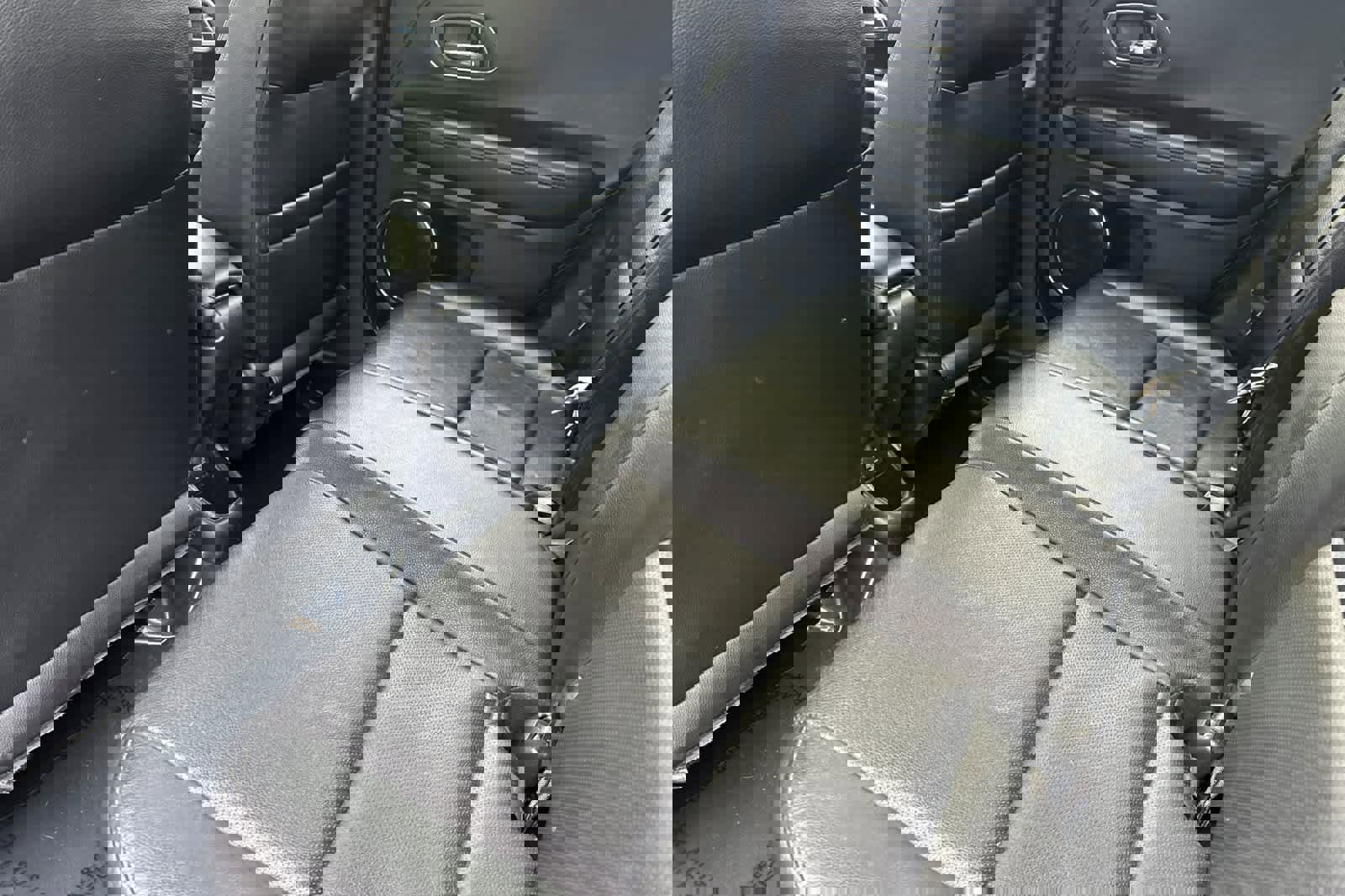 Used 2022 Honda HR-V EX-L image 4