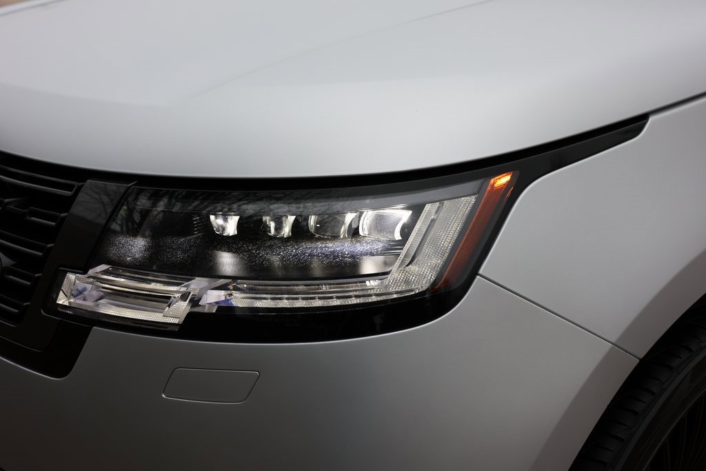Used 2025 Land Rover Range Rover SE image 28