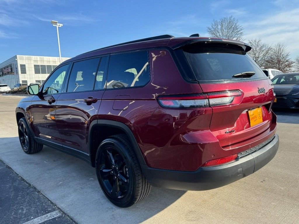 Used 2023 Jeep Grand Cherokee L Laredo AWD/4WD image 5