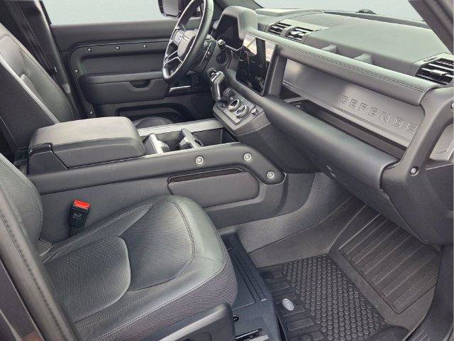 Used 2025 Land Rover Defender 110 V8 AWD/4WD image 19