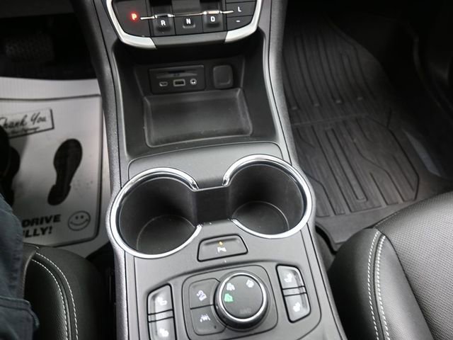 Used 2023 GMC Terrain SLT w/ Tech Package image 11