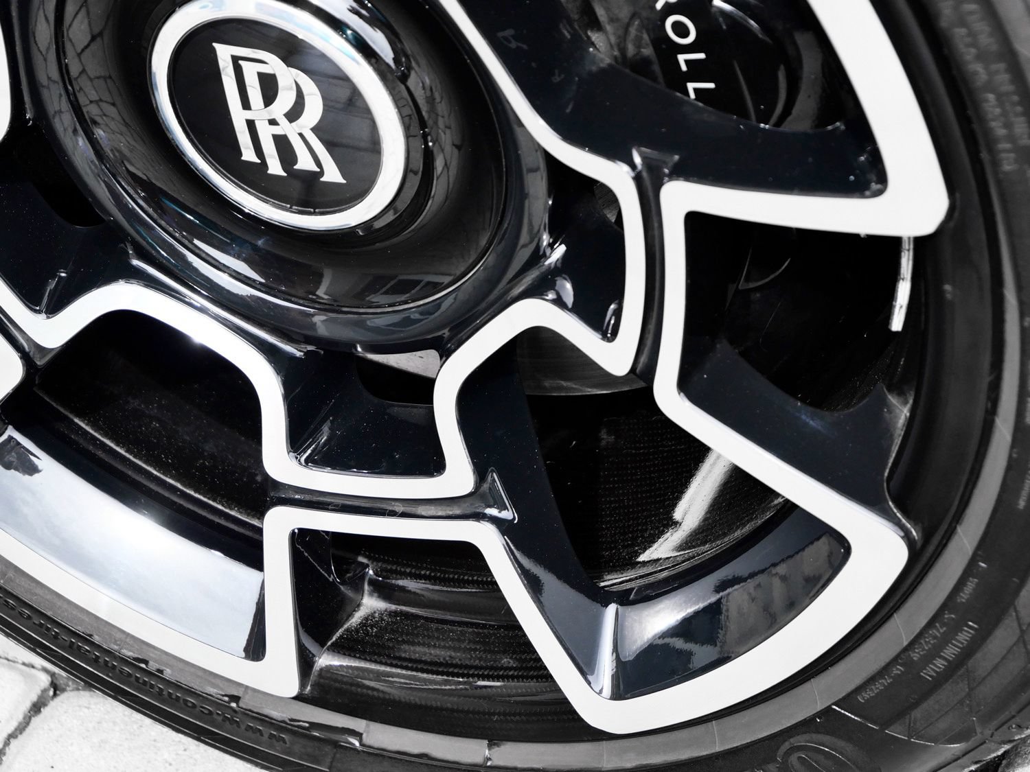 Certified 2019 Rolls-Royce Dawn RWD image 20