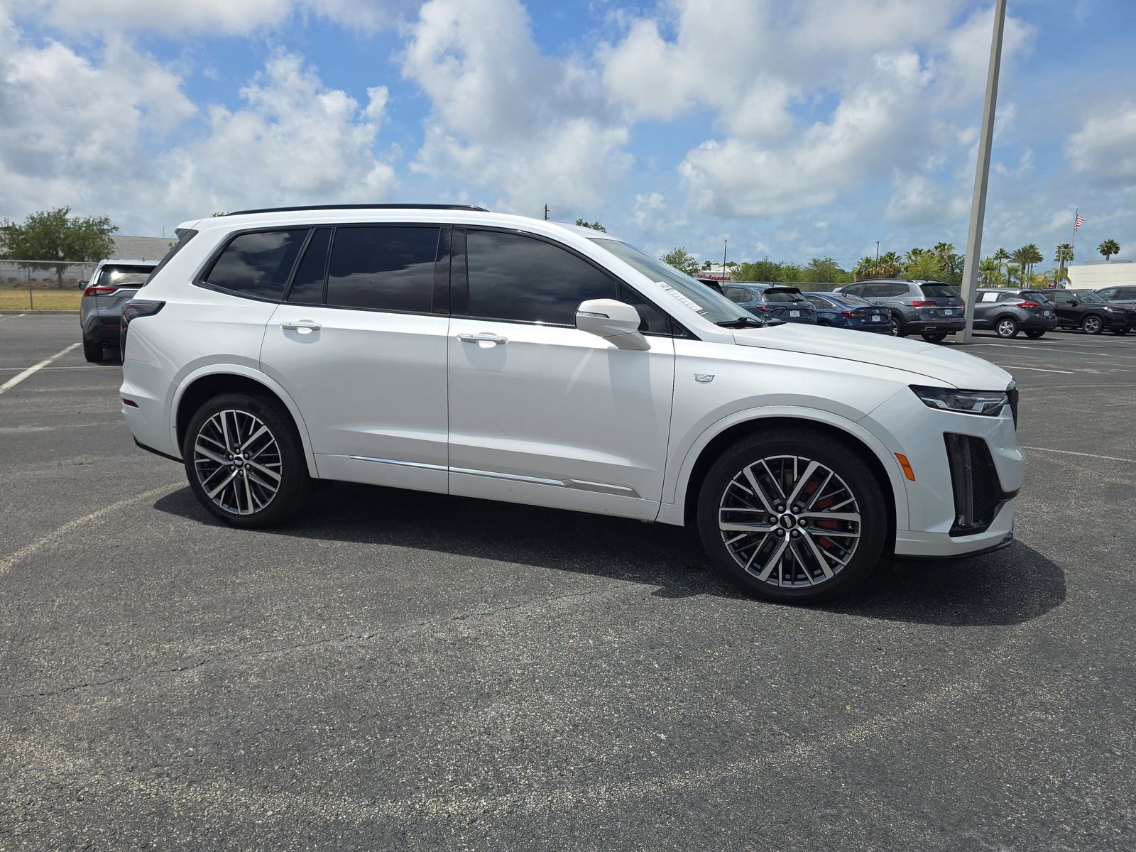 Used 2024 Cadillac XT6 Sport AWD/4WD image 2