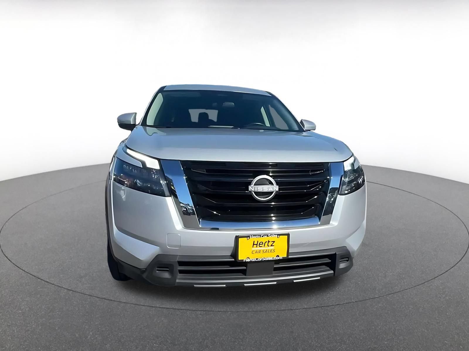 Used 2025 Nissan Pathfinder SV AWD/4WD image 4