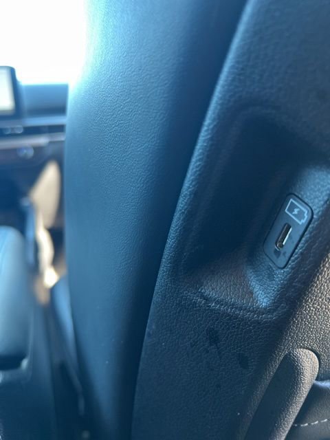 Used 2024 Kia Sorento S image 30