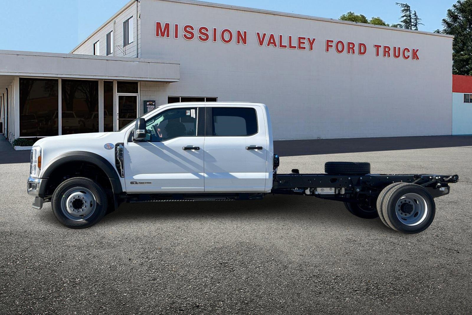 New 2026 Ford F550 2WD Crew Cab Super Duty image 7