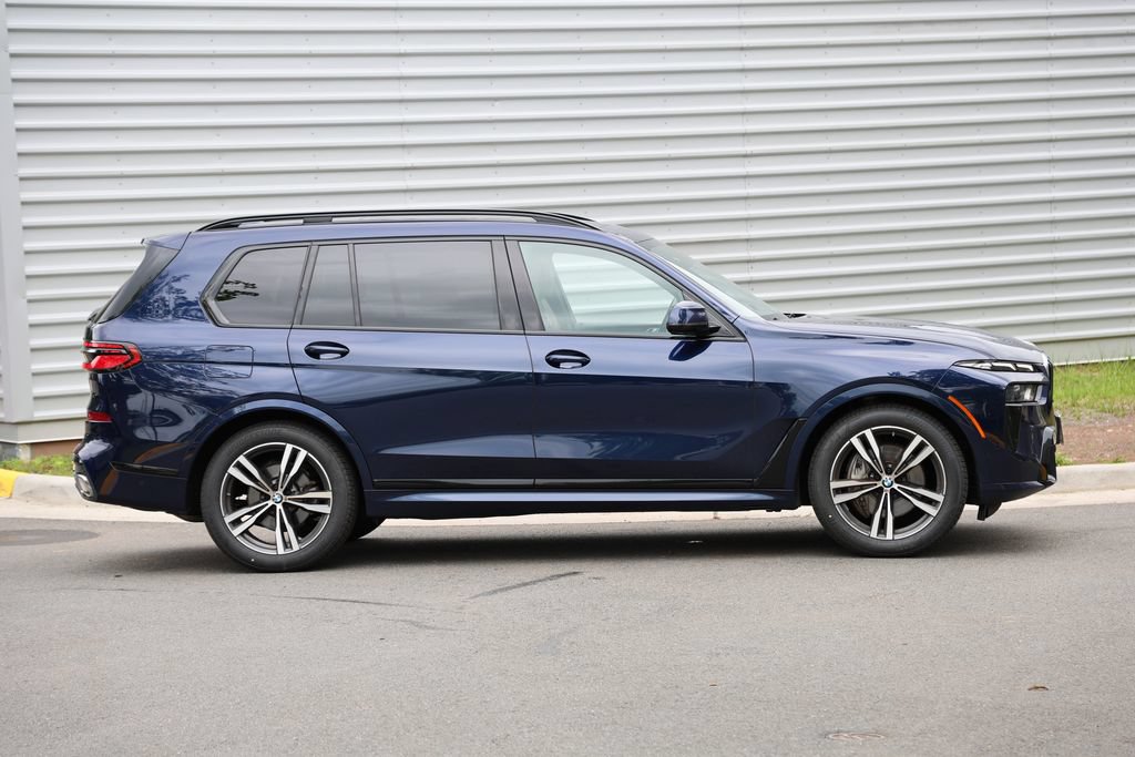 Used 2023 BMW X7 xDrive40i w/ M Sport Package AWD/4WD image 5