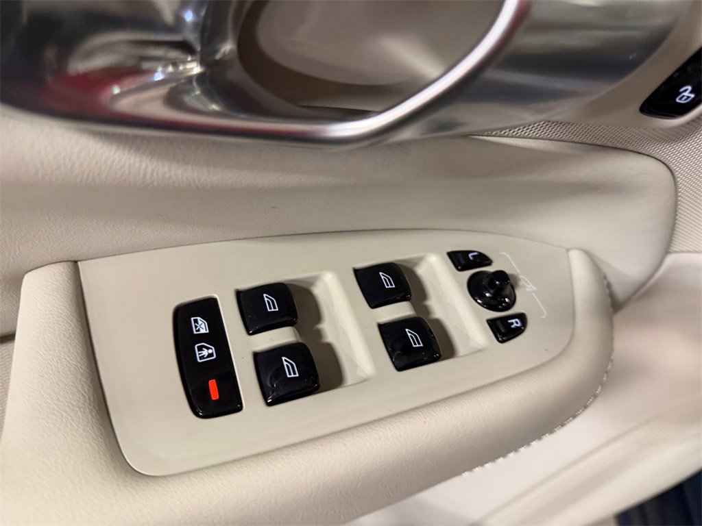 Used 2024 Volvo XC90 B6 Ultimate image 36