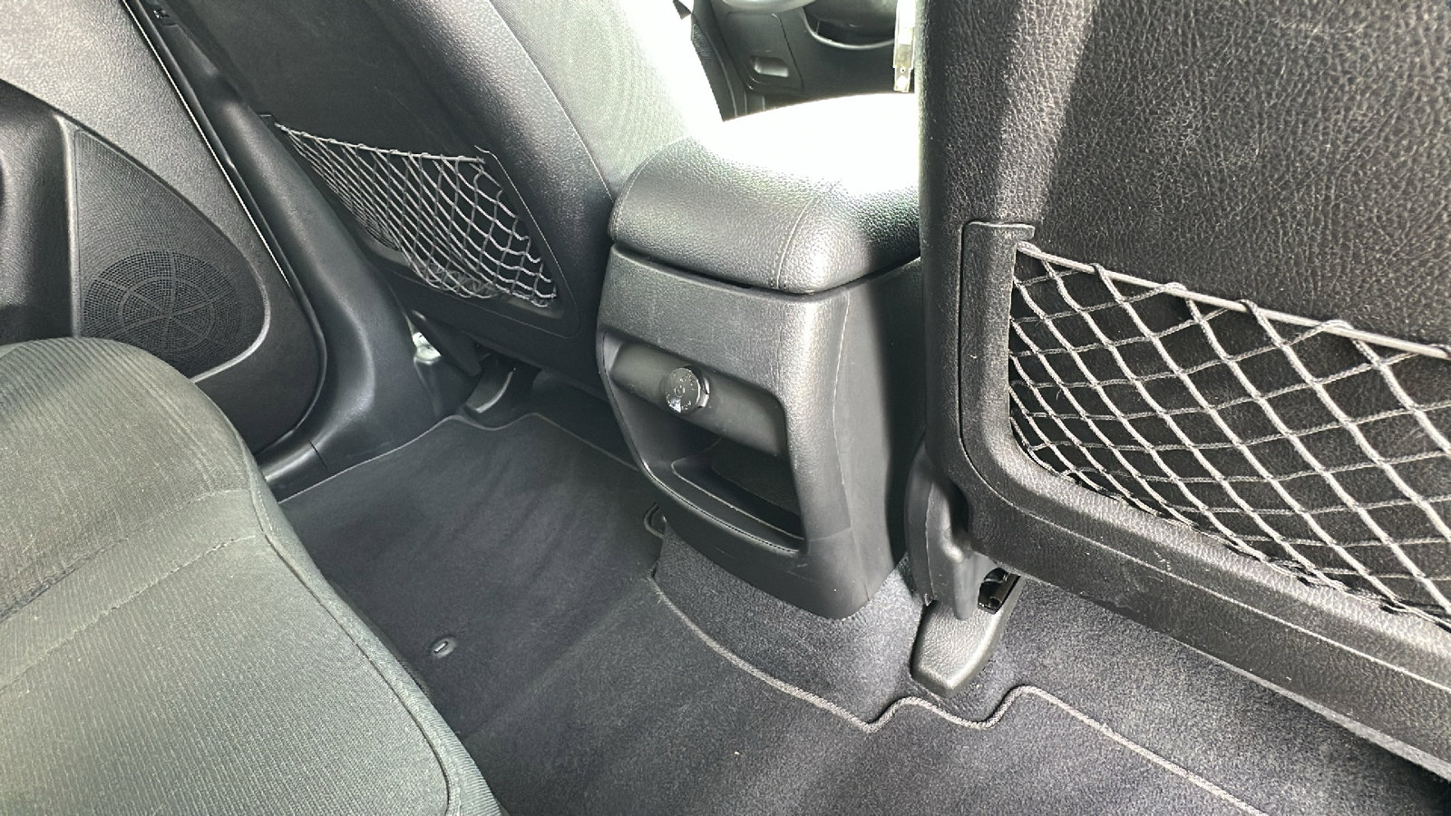 Used 2015 Kia Sorento LX image 25