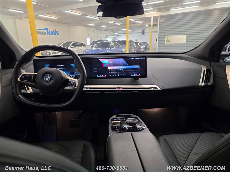 Used 2024 BMW iX xDrive50 AWD/4WD image 23