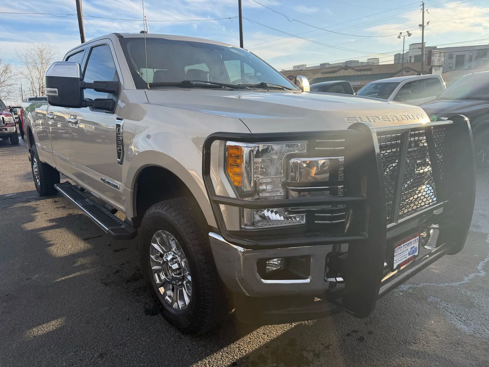 Used 2017 Ford F350 Lariat w/ Chrome Package image 8