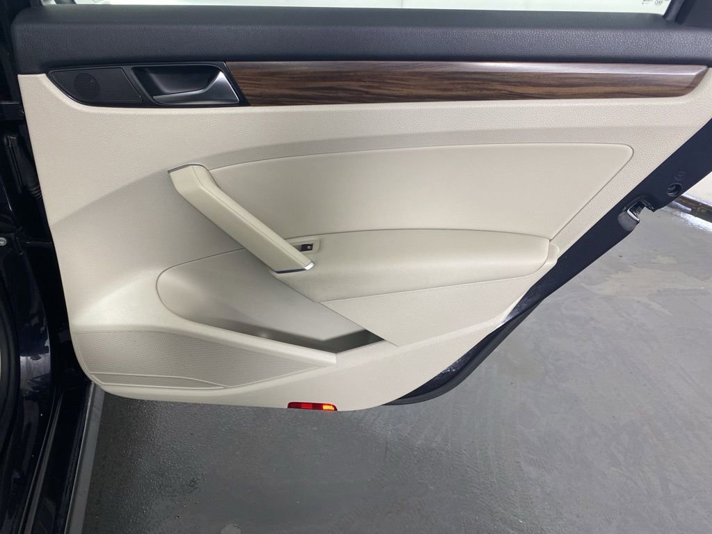 Used 2020 Volkswagen Passat 2.0T SEL image 30