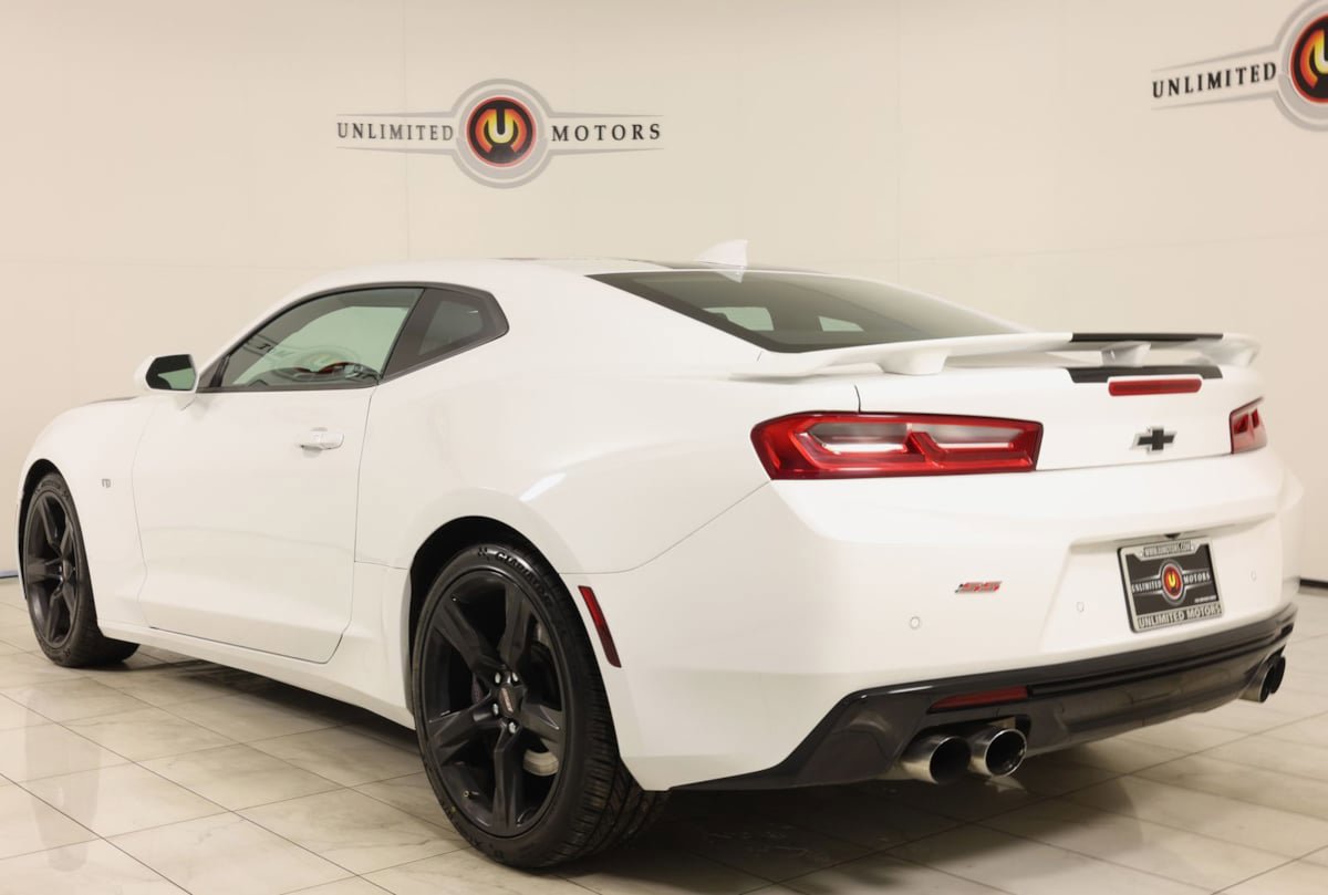 Used 2016 Chevrolet Camaro SS RWD image 4
