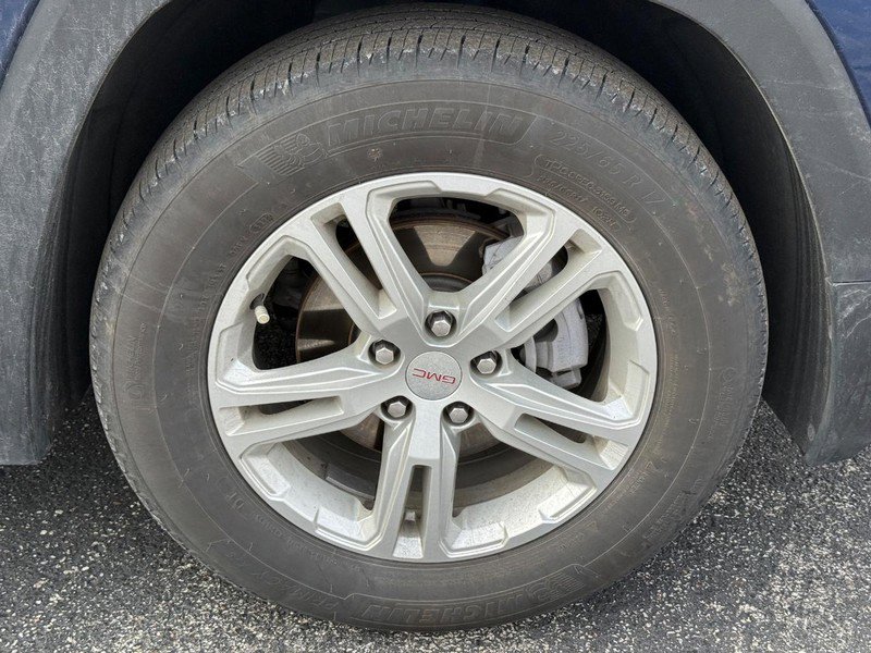 Used 2023 GMC Terrain SLE image 9