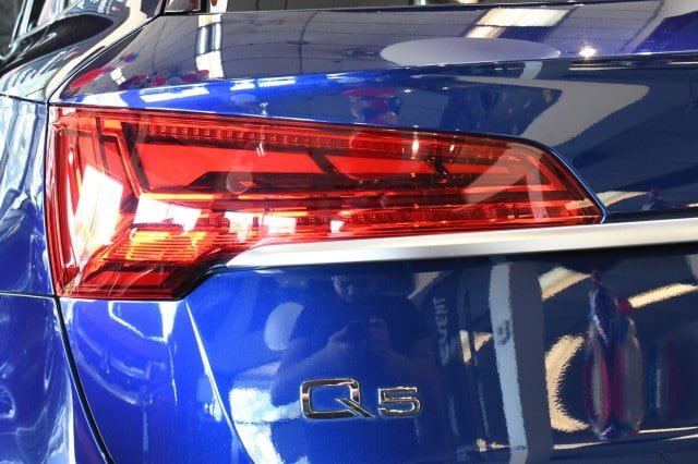 Used 2023 Audi Q5 2.0T Premium w/ Convenience Package AWD/4WD image 12