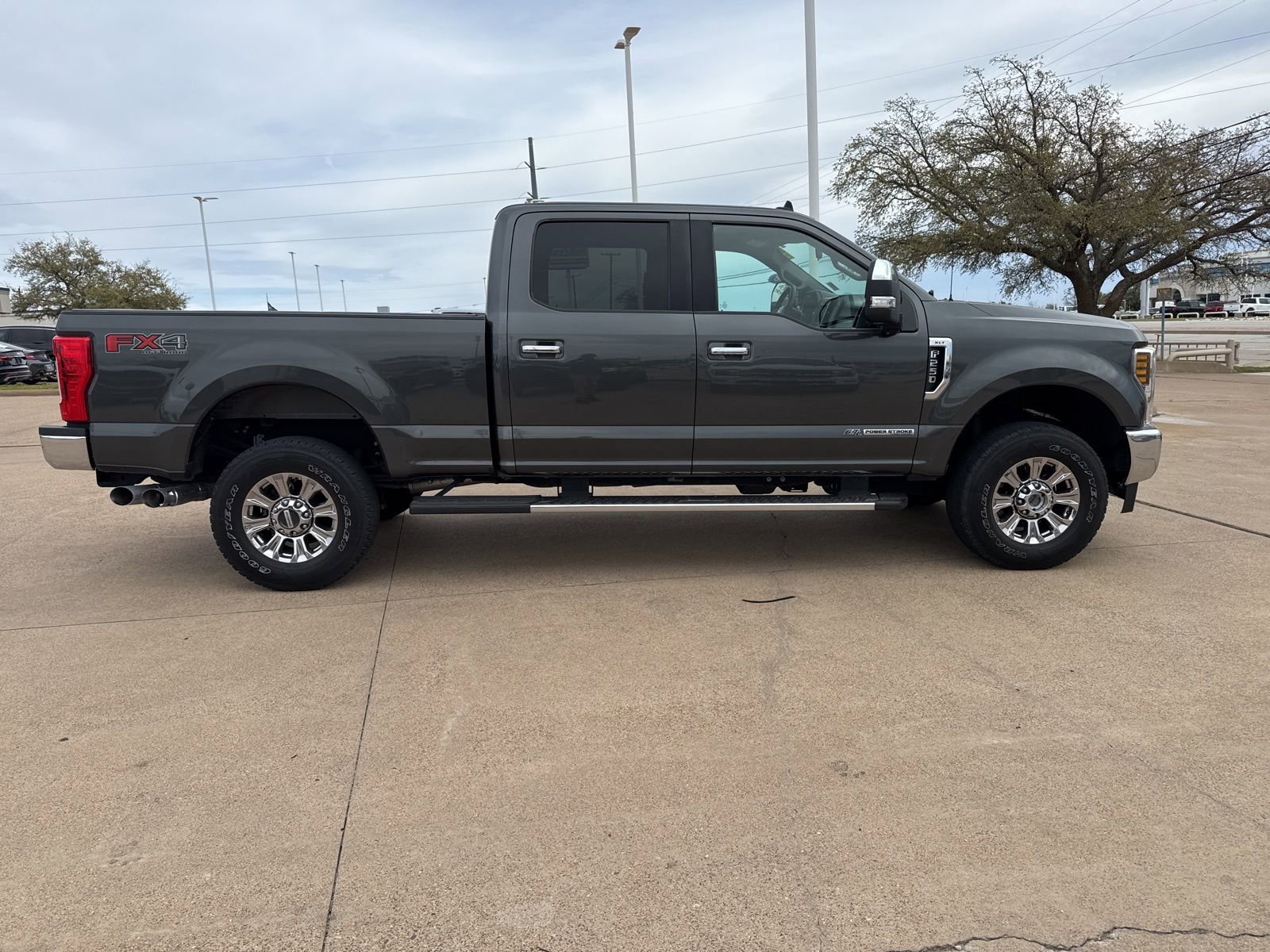 Used 2019 Ford F250 XLT w/ XLT Premium Package image 8