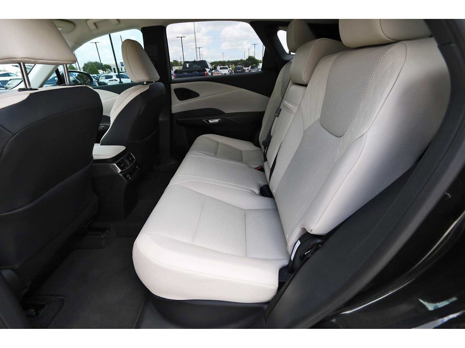 Used 2024 Lexus RX 350 FWD w/ Technology Package image 12