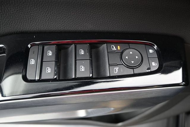 Used 2025 Nissan Pathfinder SL AWD/4WD image 11