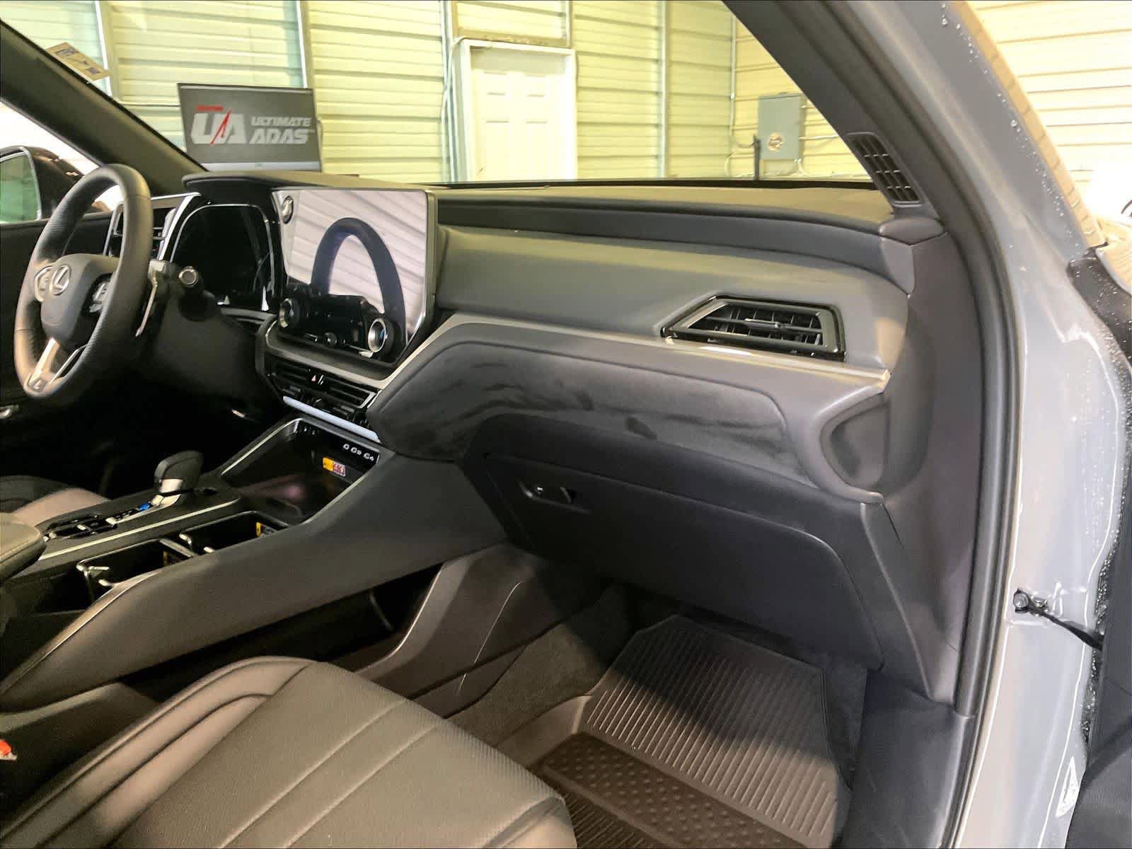 Used 2025 Lexus TX 500h AWD image 17