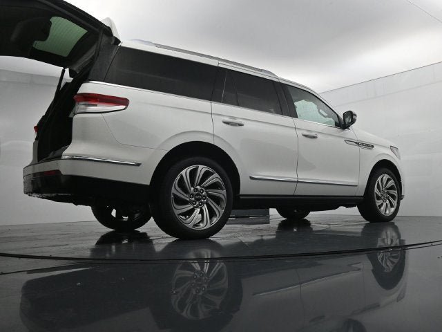 Used 2023 Lincoln Navigator Reserve AWD/4WD image 39