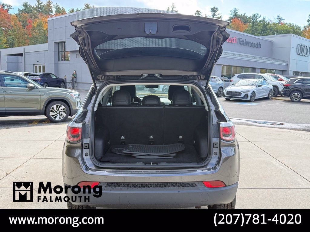 Used 2019 Jeep Compass Latitude w/ Cold Weather Group AWD/4WD image 16