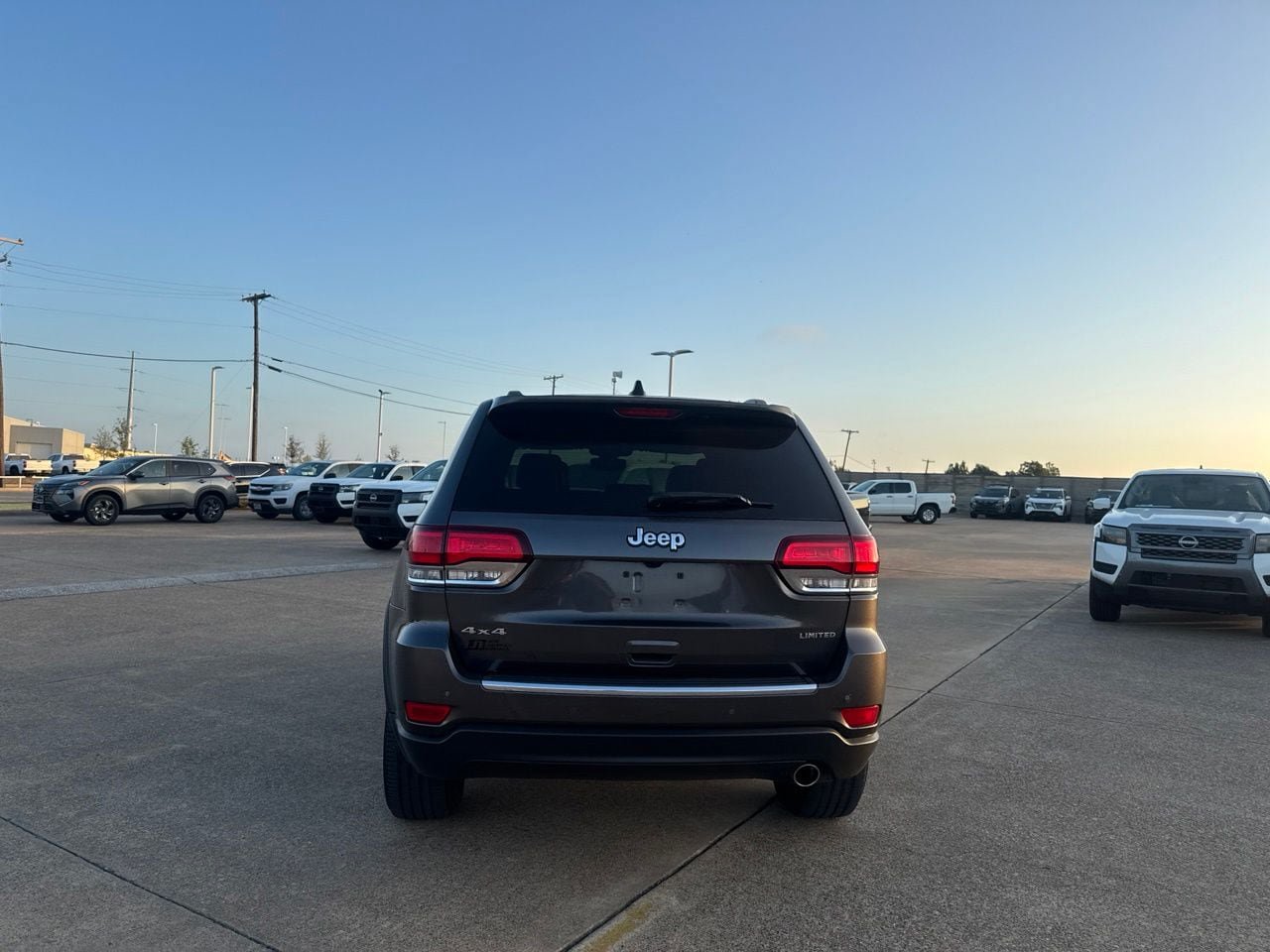 Used 2020 Jeep Grand Cherokee Limited AWD/4WD image 17