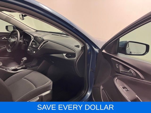 Used 2024 Chevrolet Malibu RS FWD image 22